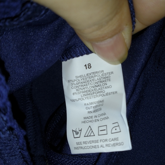 Dress - Picture 7 of 7